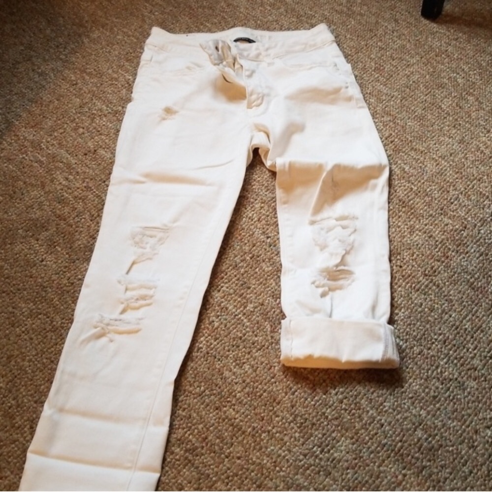 American eagle white ripped crops super stretchy